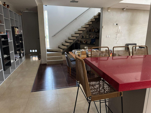Casa En Venta Barrio Jardin Claret - 3 Dormitorios