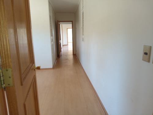 Oportunidad Gran Casa En Santo Domingo, Bajo Precio Tasación