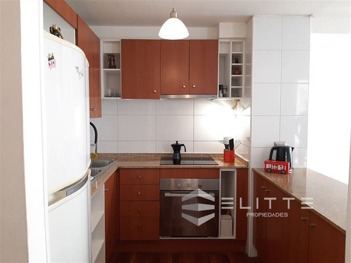 Departamento En Venta De 2 Dorm. En Valparaíso