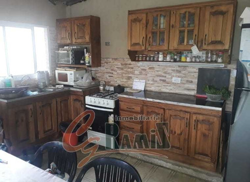 Imagen 3 de 14 de Casa + Departamento En Venta Saldan 1400 Ituzaingo
