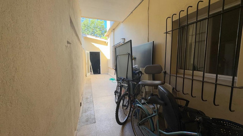 Venta De Casa Beccar 6 Ambientes Con Enorme Jardin
