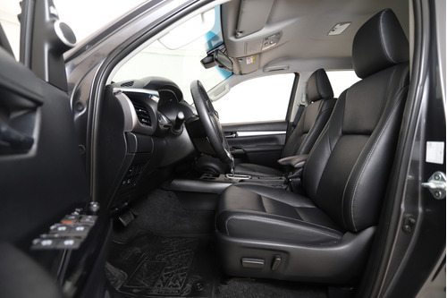 Toyota Hilux 2.8 Cd Srx 177cv 4x2 At