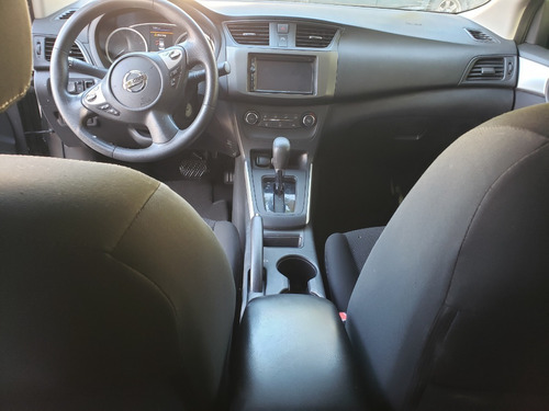 Imagen 2 de 10 de Nissan Sentra 2019 Gris
