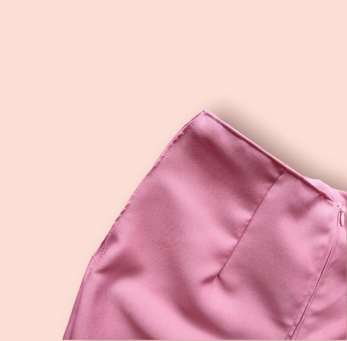 Pantalón Recto, A La Cintura Con Bolsas A Los Costados