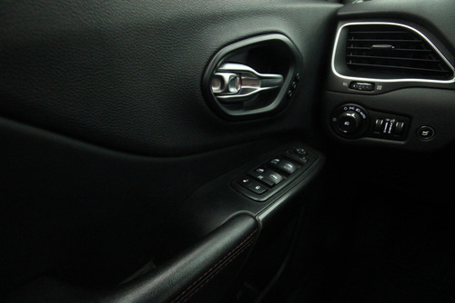 Jeep Cherokee 3.3l Trailhawk At
