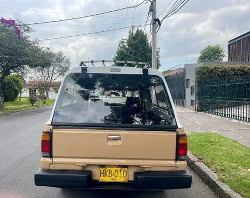 Mazda B2000 2.0 B2000