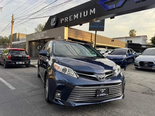 Toyota Sienna 3.5 Xle At