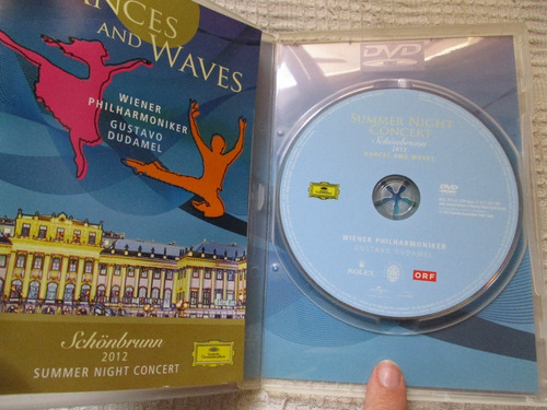 Imagen 4 de 6 de Dances And Waves. Gustavo Dudamel. 2012 Summer Night Concert