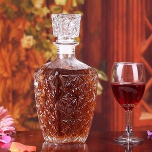 Imagem 4 de 4 de Kit 15 Mini Garrafa De Licor Luxo Antiga Vidro Cristal
