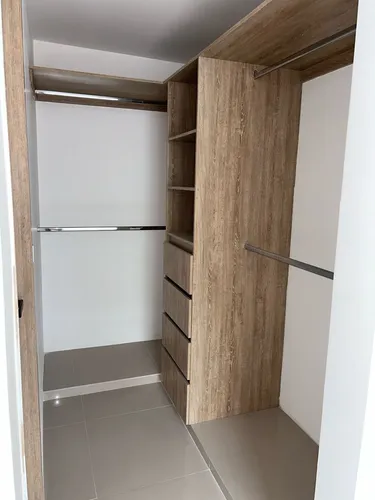 Edificio En Venta En El Ingenio. Cod V11666