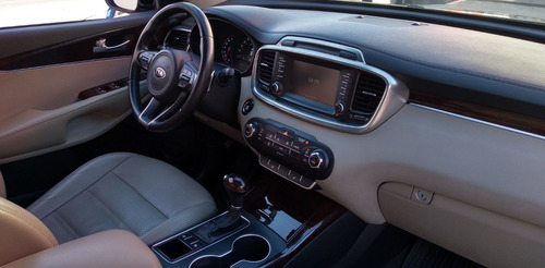 Imagen 9 de 15 de Kia Sorento 2017 3.3 V6 Ex Pack Piel 7 Pasajeros At