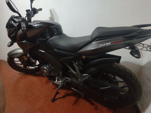 Bajaj Rouser Ns200 11/2020 Naked 200 Ns
