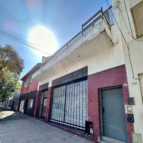 Excelente Galpon De 200 M2 Aprox Sobre Lote Propio Mas Casa 4 Ambientes, Oportunidad!!