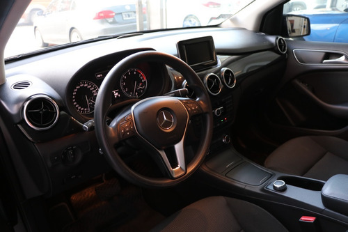 Imagen 7 de 12 de Mercedes Benz B200 Style