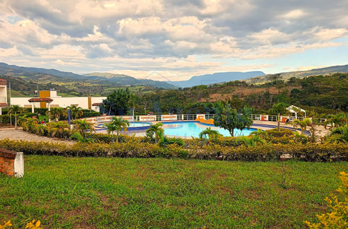 Tu Refugio En La Montaña: Lote En Condominio-piscina Y Salón Social