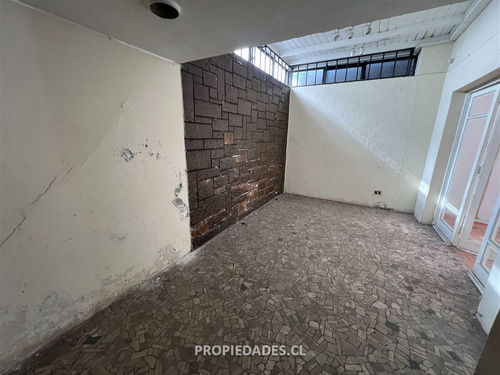 Casa En Venta De 3 Dorm. En Ñuñoa