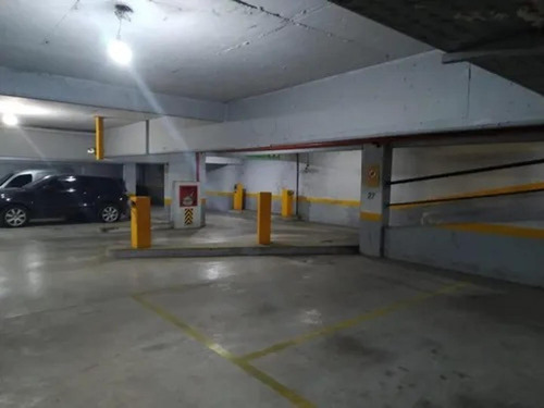 Imagen 3 de 11 de Cochera En Venta En Quilmes