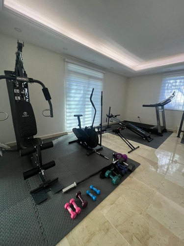 Casa En Los Cacicazgos En Venta, Santo Domingo