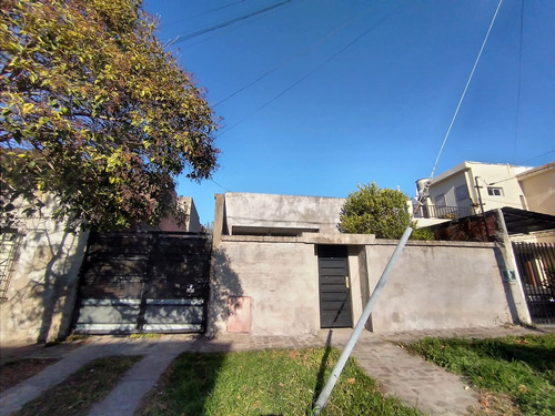 Lote 10x30 + Casa 3 Amb, C/fondo * Posible Permuta Dpto Caba