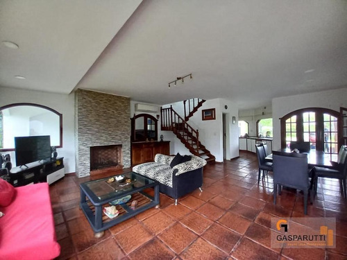 Imagen 2 de 18 de Casa Con Pileta En Aranjuez Country Club!