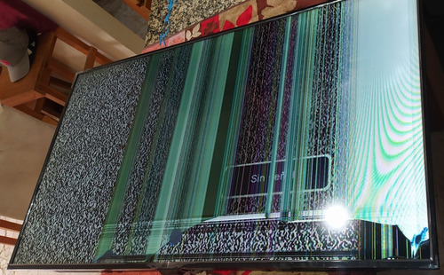 Imagen 3 de 4 de Tv Chino De 50 Hd. Solo Para Repuesto. Pantalla Dañada.