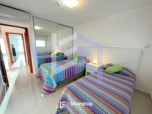 Imagen 16 de 20 de Apartamento En Venta En Piso Alto Con Vistas A Playa Mansa De Punta Del Este.
