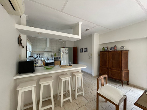 Venta Casa Apto Credito - 4 Ambientes - Centro - Luján
