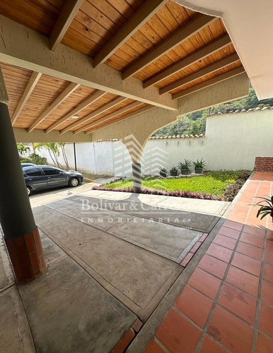 En Venta Casa Quinta Pedregosa Media, Merida,  Codigo: B&c0-558+,  F:mar2024