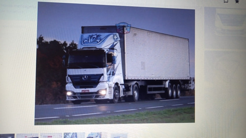 Axor 2035 / Carreta Baú Facchini 2011