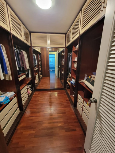 Imagen 13 de 30 de Alquilo Lujoso Apto 275 Mts (3.000 Sq/ft), 4 Hab, 5 Baños, Piscina, Seguridad 24 Hrs, Cámaras De Seguridad, 3 Puestos.