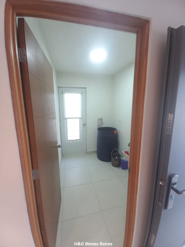 Casa De 3 Niveles Con Excelente Precio En Dominio Cumbres