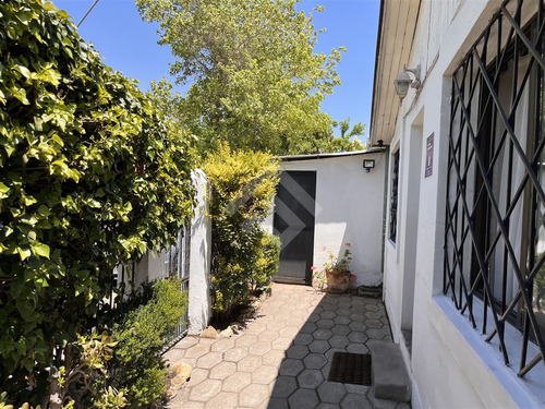 Casa En Venta De 3 Dorm. En Ñuñoa