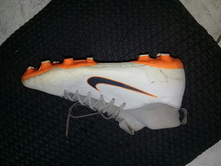 botines nike blancos y naranja