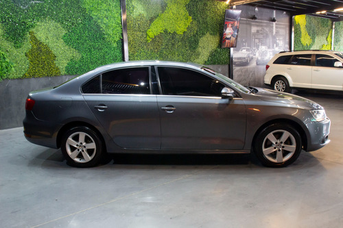 Volkswagen Vento 2.5 Luxury 170cv Tiptronic