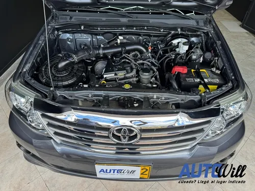 Toyota Fortuner Sr5 At 2700cc Aa 4x2 7psj