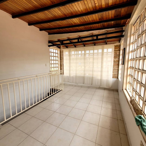 Imagen 11 de 17 de Vendo Casa Barata Y Grande En Turmero, Res. El Nispero - Kg