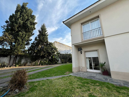 Venta Casa 6 Ambientes 600 M2- Castelar Norte