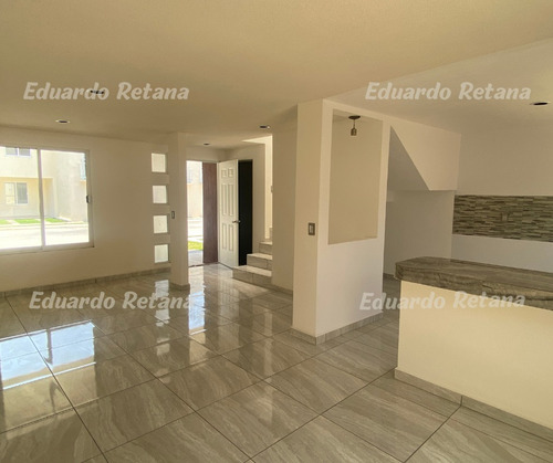 Amplia Casa En Pachuca, 132 M² De Construcción Y Vestidor En Recámara Principal