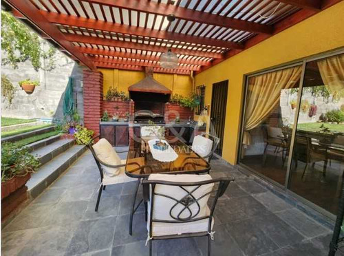 Casa Con Gran Patio, Excelente Ubicacion 5dor (71237)