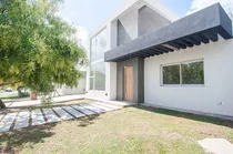Comprar Casa  En Venta En Pilar Del Este, Pilar, G.b.a. Zona Norte