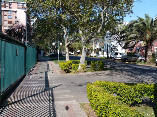 Casa En Venta De 4 Dorm. En Ñuñoa