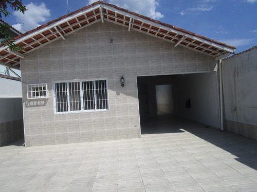 Casa Isolada, Com Edícula, Espaço Para Piscina. Há 300 Metros Da Praia! 