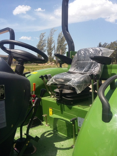 Imagen 3 de 14 de Tractor Doble Tracción Compacto Frutero Tipo New Holland 60