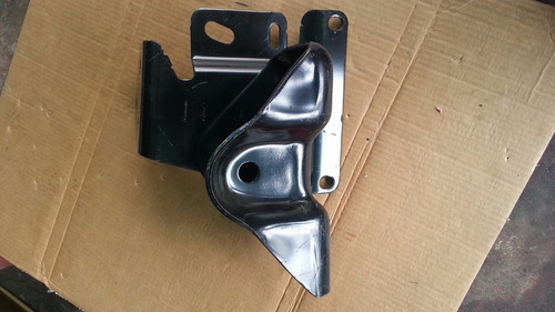 Soporte O Sapo De Ballesta Delantera Izquierdo Triton 01-10