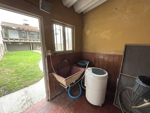 Casa + 2 Locales En Inmaculado Estado De Conservación!