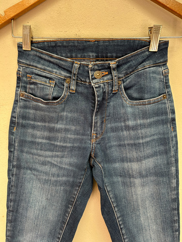 Jean Azul Elastizado - Levis - Talle 38/24 (Usado)