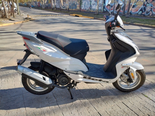 Imagen 1 de 4 de Beta Arrow 150 R8