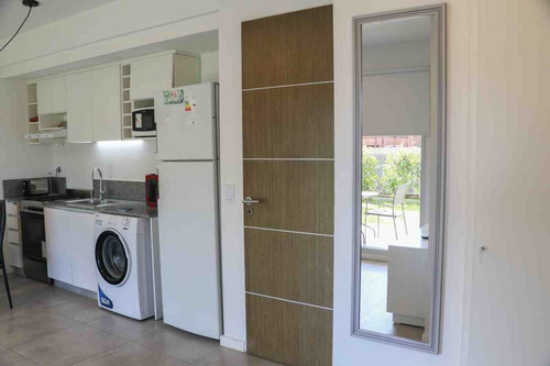 Departamento En Lagoon Pilar Con Cochera Y Jardin