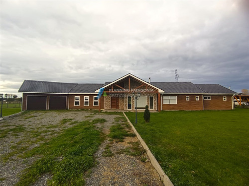 Casa En Venta De 4 Dorm. En Frutillar