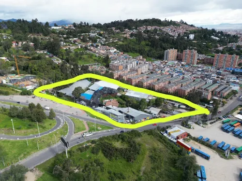 Vendo Espectacular Lote. Para Desarrollar Proyectos Inmobiliarios, Ubicado En Una Zona De Alto Desarrollo Comercial